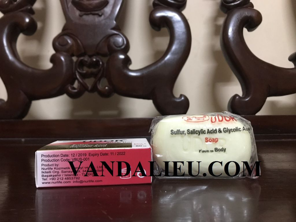 Xà phòng giảm mụn lưng Salis Soap Bar 80g