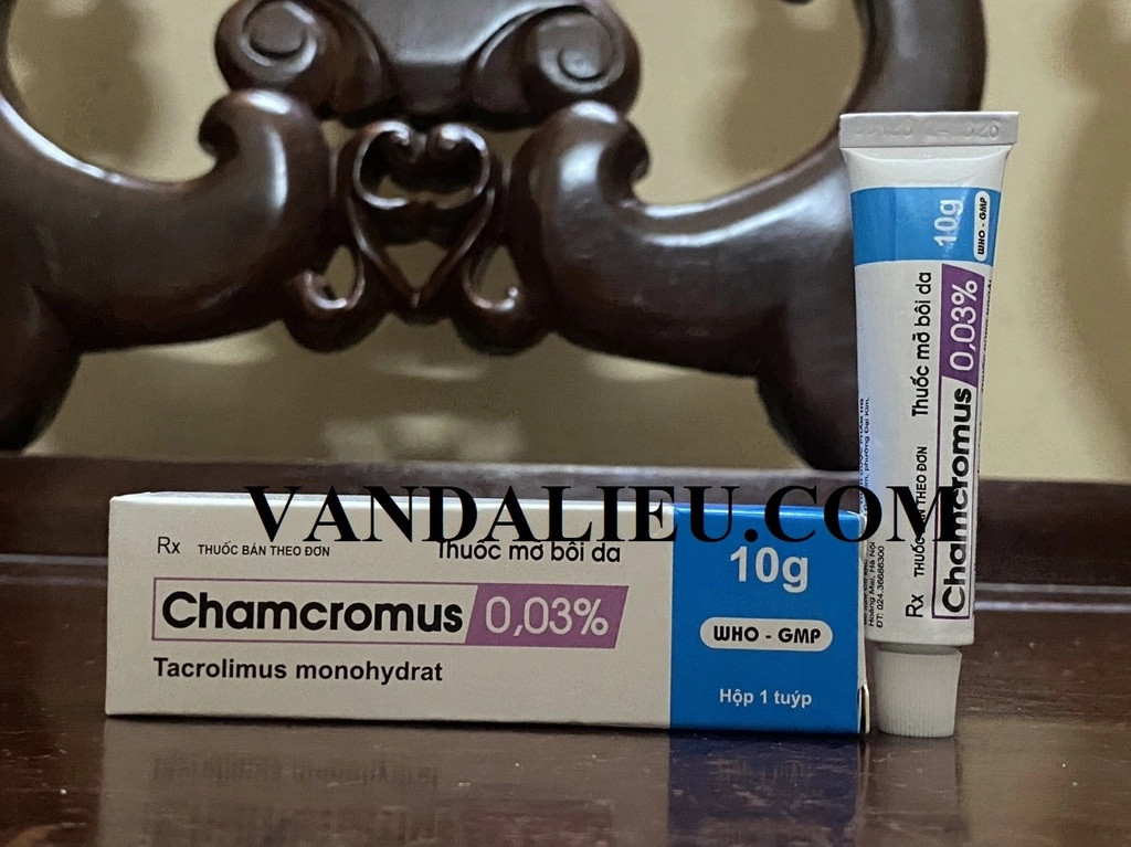 Mỡ bôi da chamcromus 0,03% 10g.