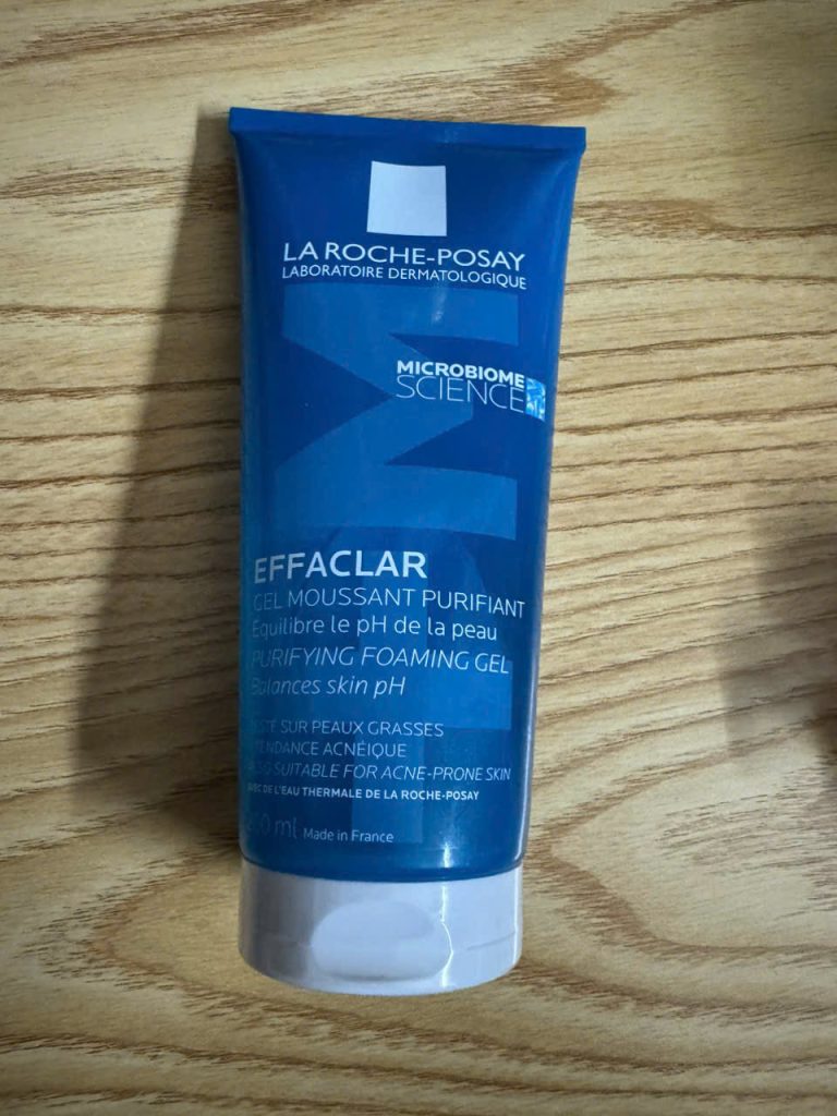 Laroche posay effaclar gel moussant 200ml.gel rửa mặt tạo bọt làm sạch dành cho da dầu nhạy cảm.