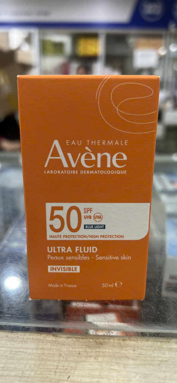 Avene very high protection fluid spf 50+ 50ml. kem chống nắng dành cho da thường, da hỗn hợp