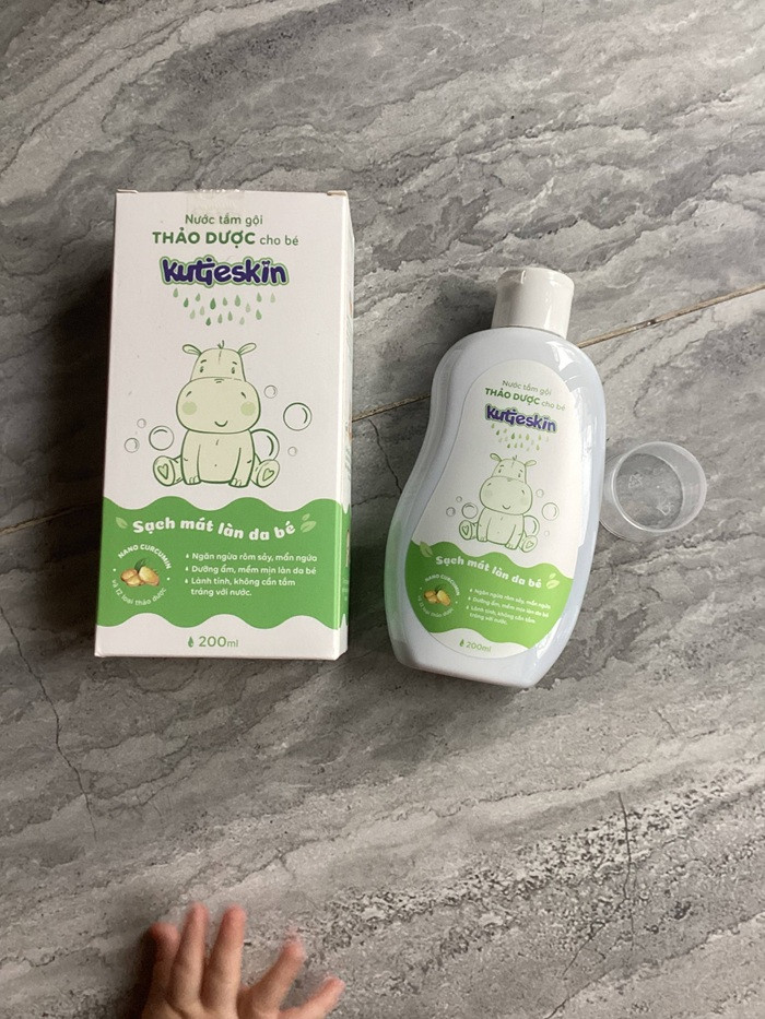 Nước tắm gội thảo dược cho bé kutieskin 200ml