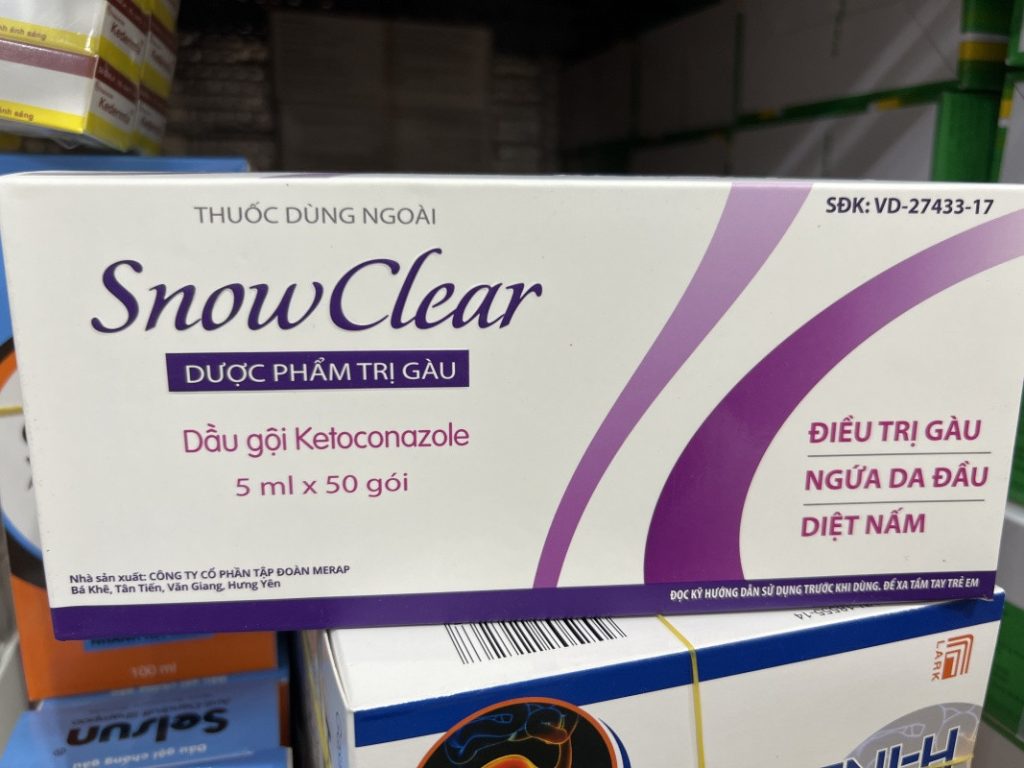 Dược phẩm điều trị gàu , ngứa da đầu , diệt nấm snowclear (5ml*50 gói)