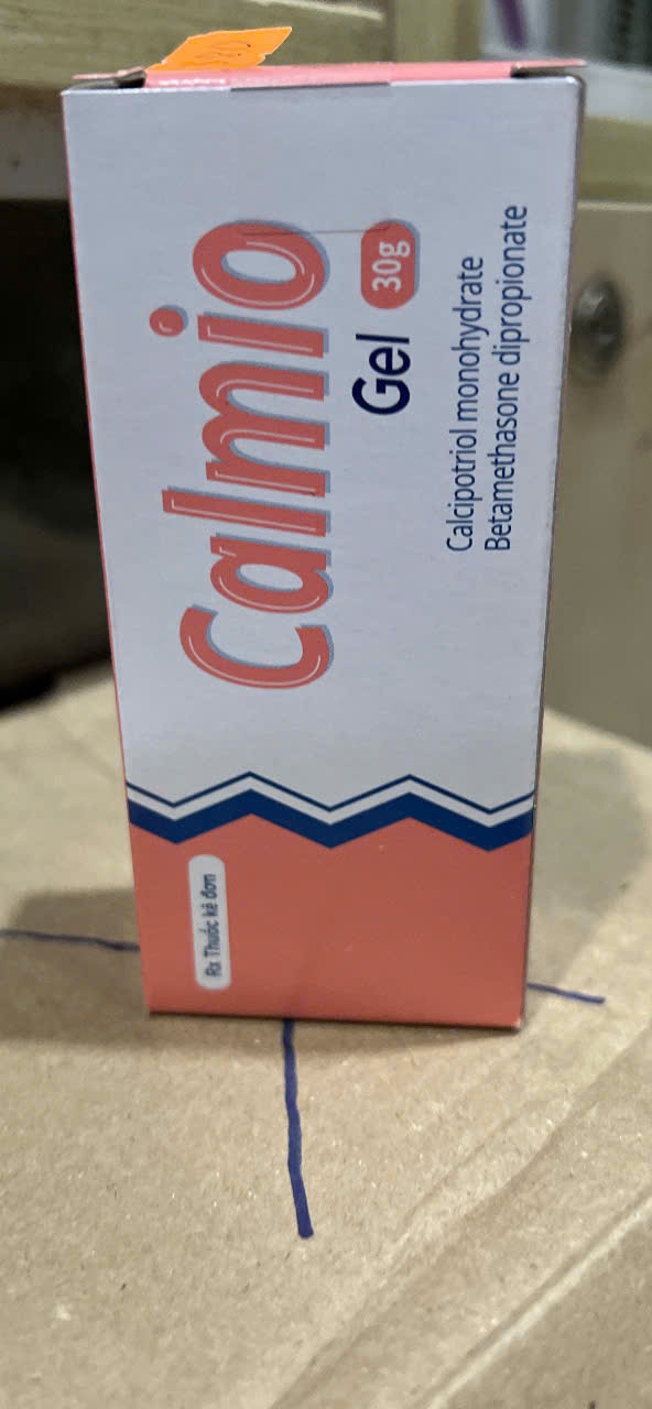 CALMIO GEL 30G KEM BÔI VẢY NẾN DA ĐẦU CALMIO GEL 30G